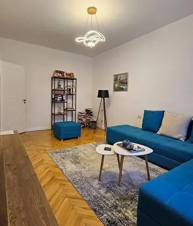 Διαμέρισμα Center *